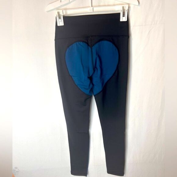 NEW EVREE X BARBELLA  Women’s Heart Booty Leggings
Activewear Black M - Picture 4 of 13